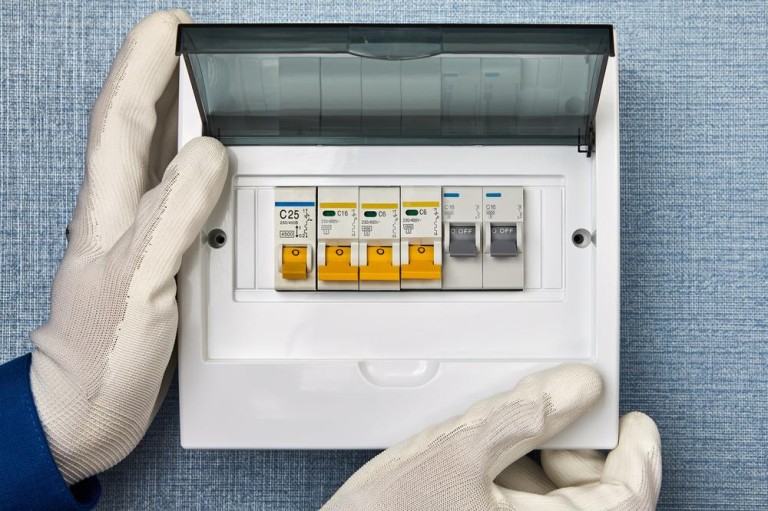 Dépannage électrique urgent, comment bien réagir ?